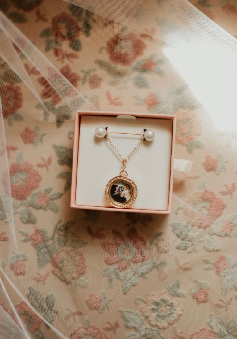 How to Honor Those Who Can't Attend Your Wedding David's Bridal Blog