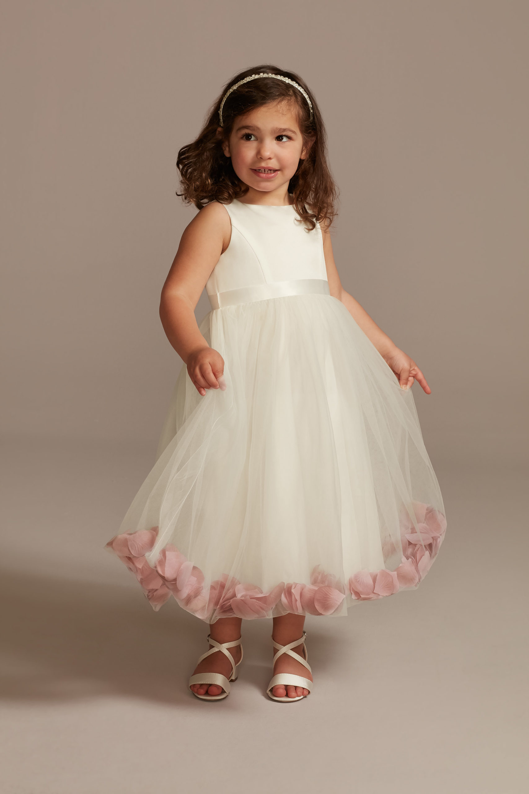 Matching Flower Girl Dresses to Bridal Gowns - Belle The Magazine