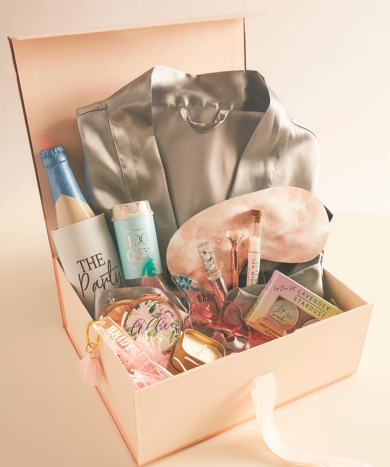 How To Build The Perfect Bridesmaid Proposal Box Davids Bridal Blog 6852