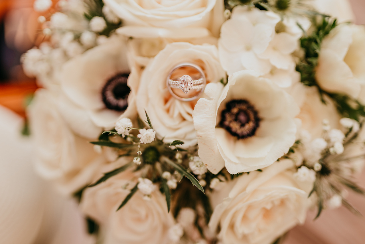 wedding ring in flowers for the romantic beach wedding in Alabama 