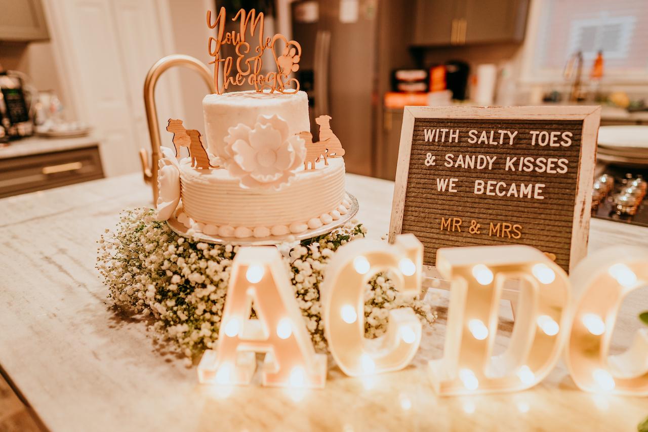 wedding cake for the romantic beach wedding in Alabama 