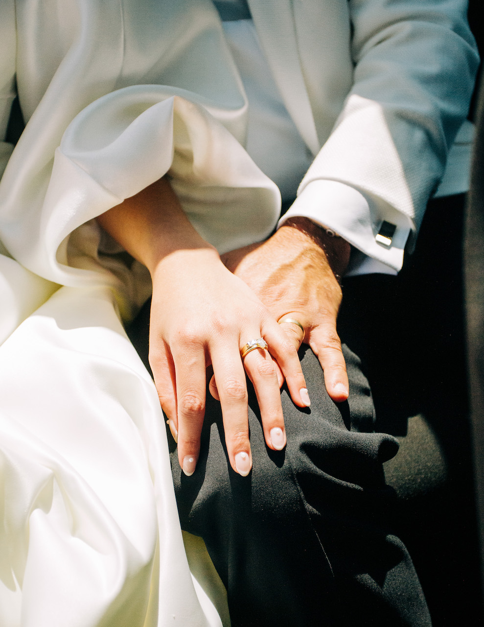bride and groom wedding rings 
