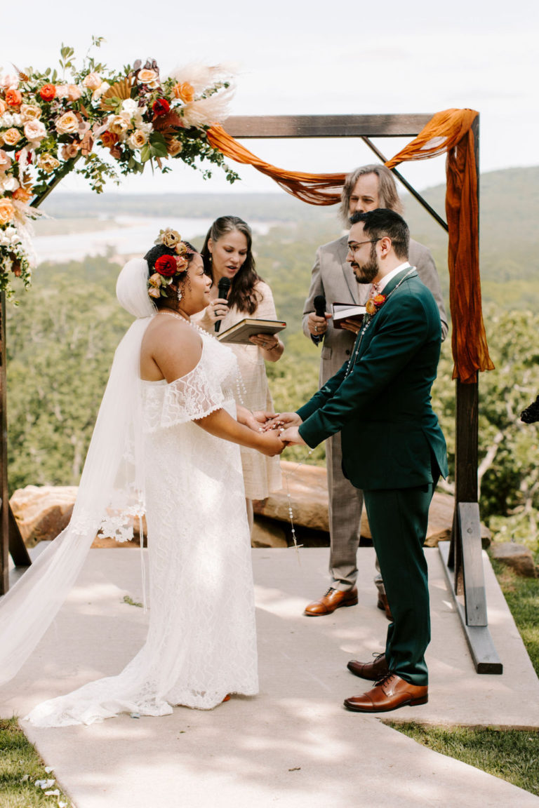 5-hispanic-wedding-traditions-for-your-big-day-david-s-bridal-blog