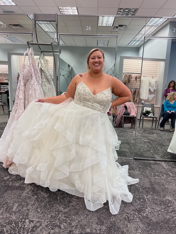 My David's bridal experience as a mid-size bride to be : r