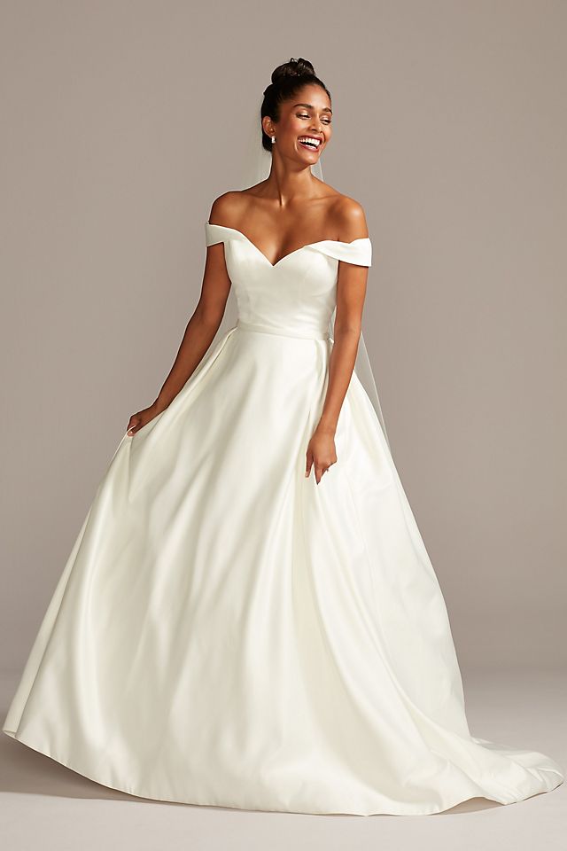 Wedding Dresses for Broad Shoulders Brides (Inverted Triangle Body Shape)   Dresses for broad shoulders, Stunning wedding dresses, Elegant wedding dress
